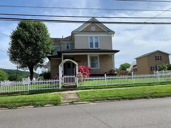 1819 4th St, Moundsville, WV 26041
