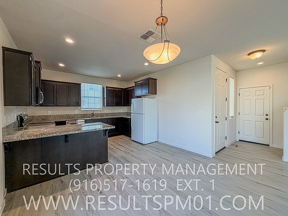 2nd image of 6762 Mangosteen Ln