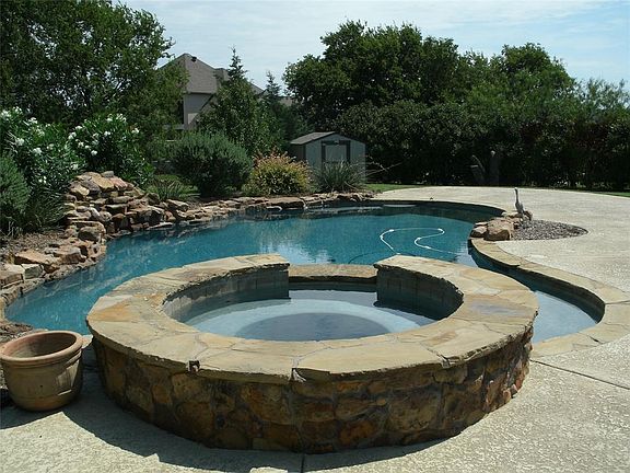 5th image of 907 Bentwater Pkwy