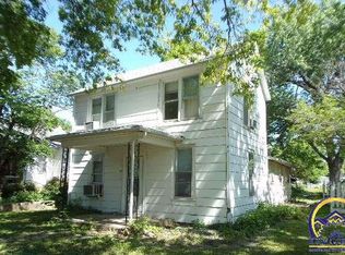 409 Illinois St, Alma, KS 66401