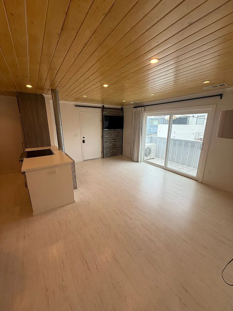 Custom Condo in Coronado — Photo 4