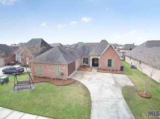 4077 Shady Ridge Dr, Zachary, LA 70791