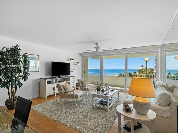 5th image of 177 Ocean Lane Dr APT 703