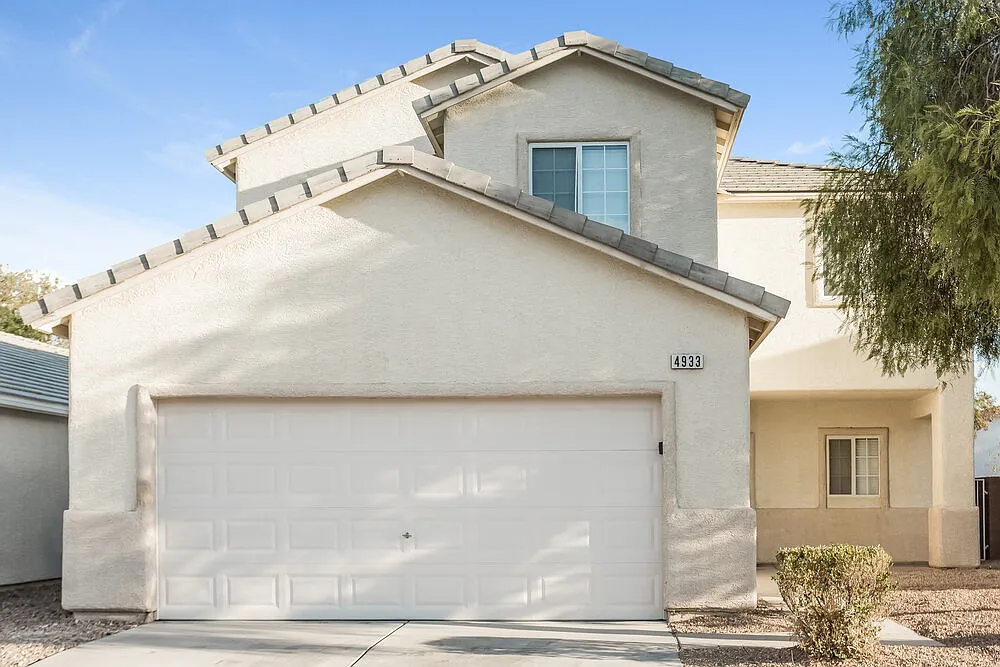 4 bed, 2.5 bath, 1684 sqft, $2,310 — Photo 1