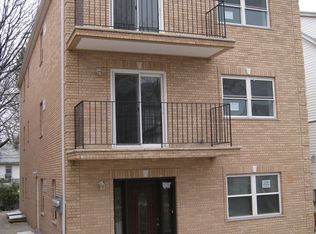 8459 162nd St, Jamaica, NY 11432