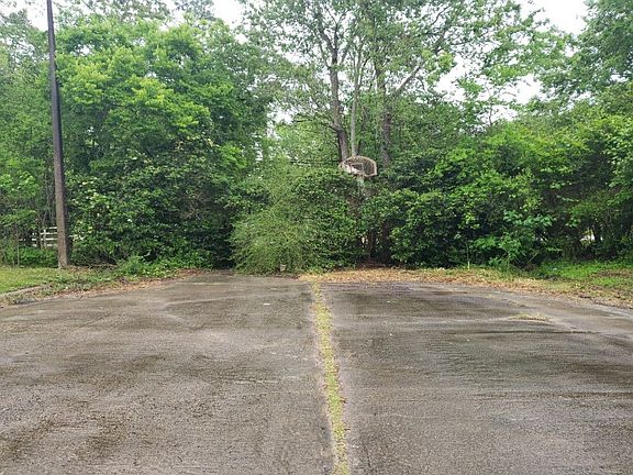5th image of 810 Quaker Dr