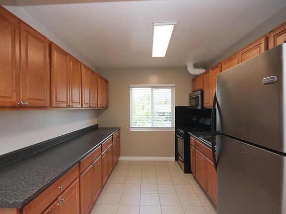 5th image of 5324 Baldwin Ave #38