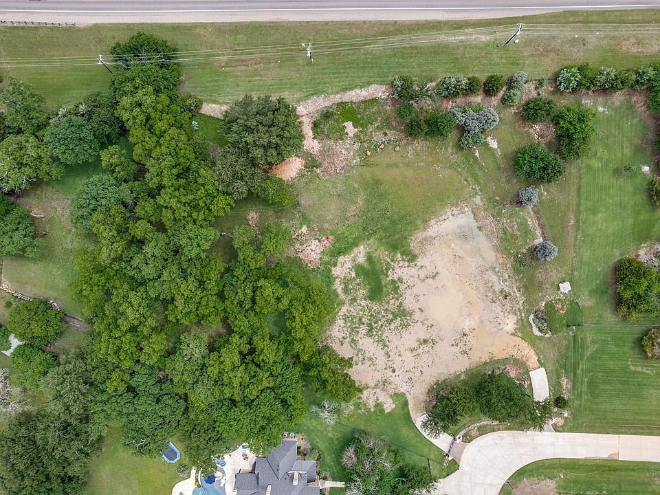1st image of 2627 Twelve Oaks Ln