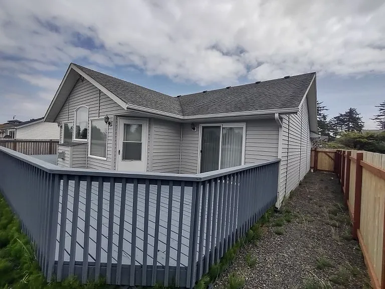 365 Octopus Ave NE — Photo 25