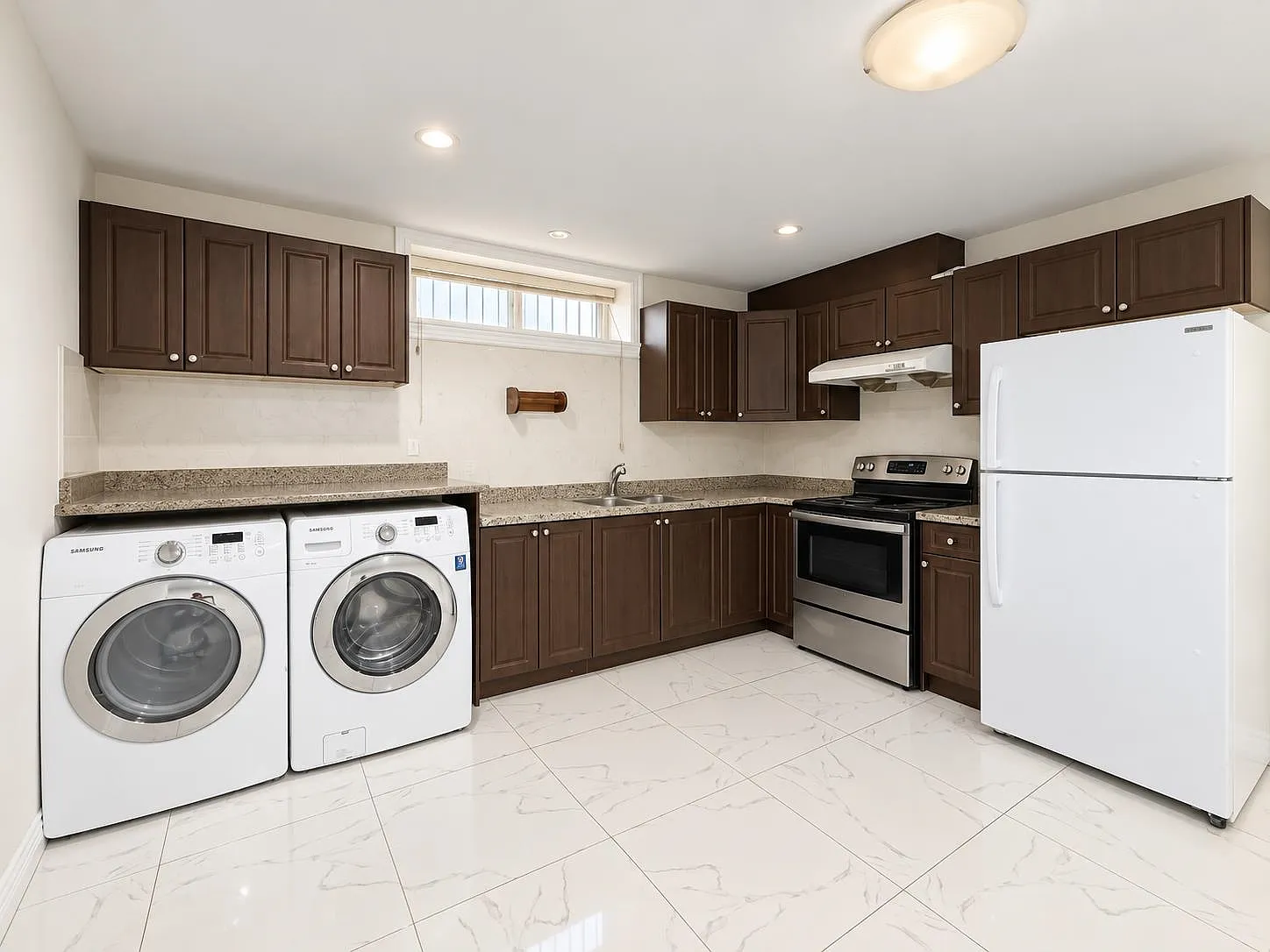 2 bed, 700 sqft, $1,850 — Photo 2