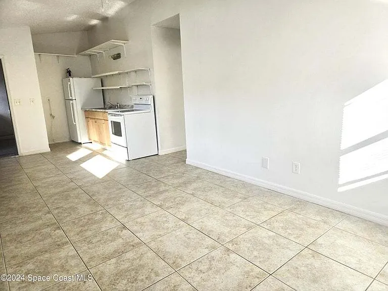 9852 Honeysuckle Dr #B — Photo 7