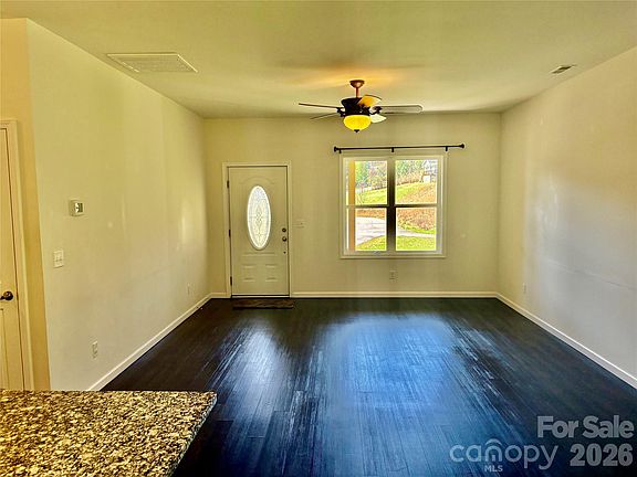3rd image of 10 Scarlett Ridge Dr