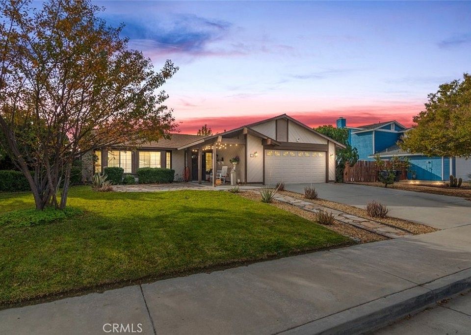 1st image of 244 Yosemite Way