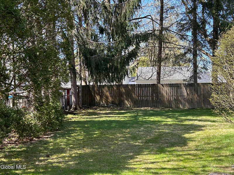 5th image of 83 Kingsboro Avenue