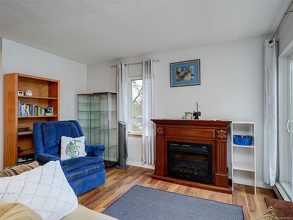 3rd image of 3258 Alder St #406