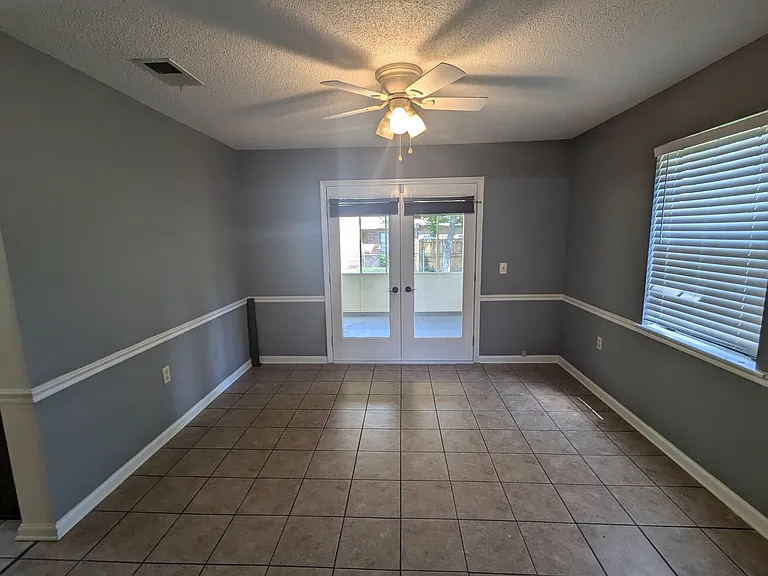 1410 Brittney Ln — Photo 10