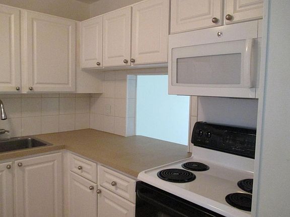 4th image of 147 Lake Barbara Dr