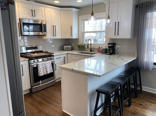 4125 W 107th St, Oak Lawn, IL