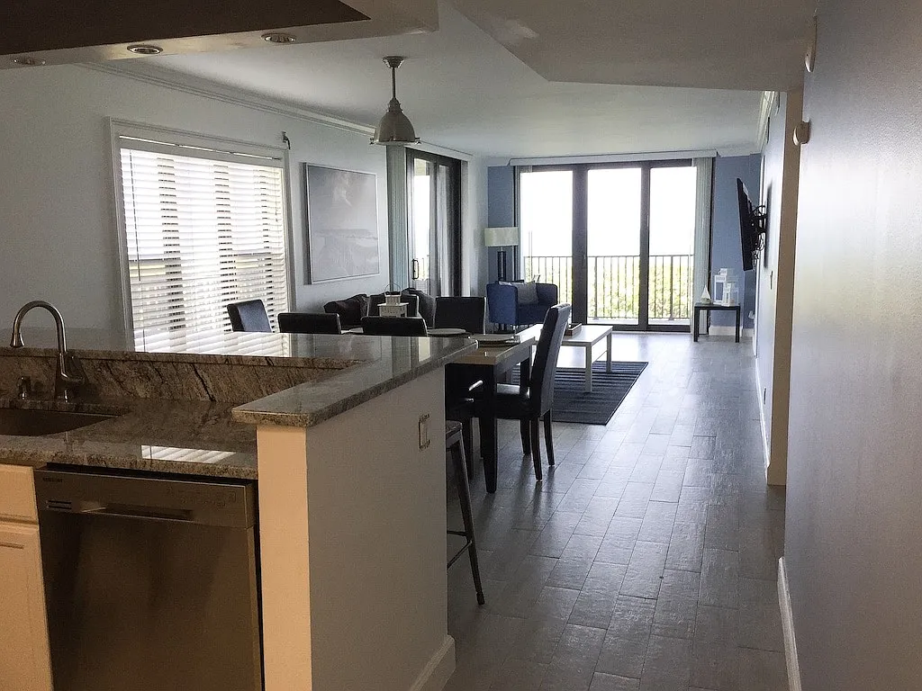 2 bed, 1100 sqft, $2,900 — Photo 4