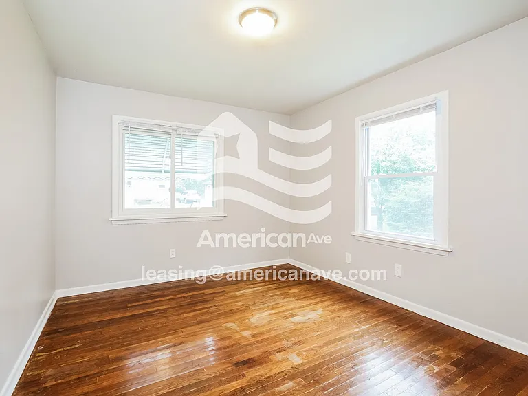 1047462_011_wm_-_main_bedroom_12888761.jpg