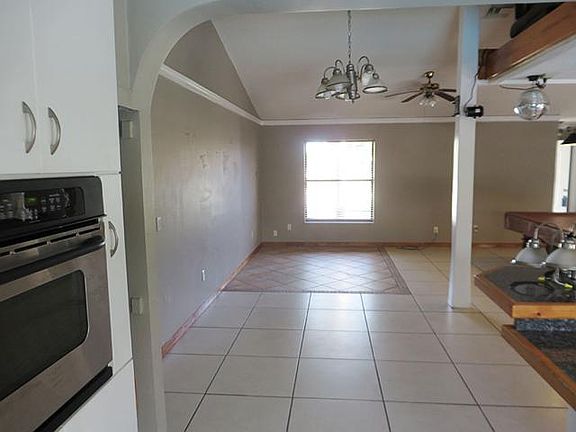 4th image of 2830 SE Tate Ave