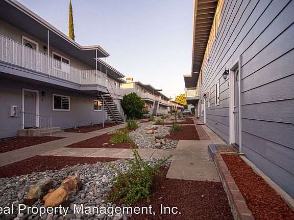 3rd image of 2805 Pioneer Dr APT 49