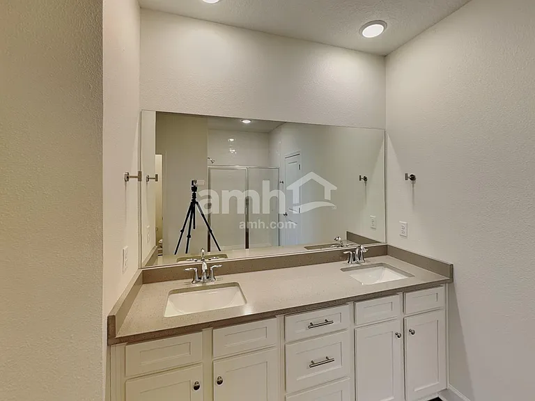 11458 Bay Hill Cir — Photo 16