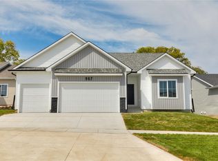 967 NE 64th Ave, Des Moines, IA 50313