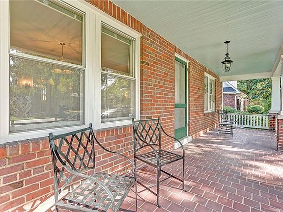 3rd image of 4014 Monument Ave