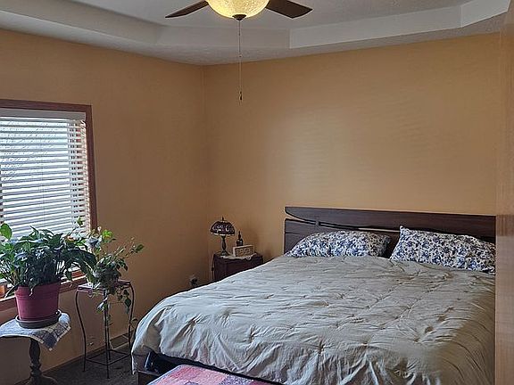 2nd image of 1121 Prospect St