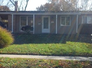 1050 Cheyenne Dr, Florissant, MO 63033
