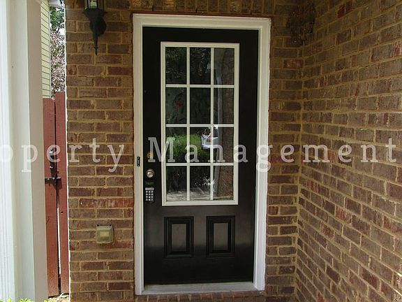 4th image of 2002 Briar Creek Ct NE