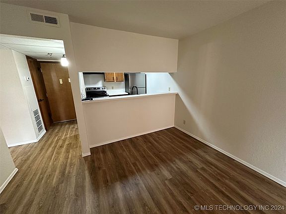 3rd image of 301 E Washington Ave #117