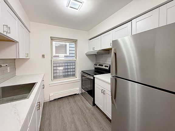 2nd image of 19 Van Rensselear St #11584929