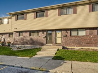 338 W Anderson St, Crown Point, IN 46307