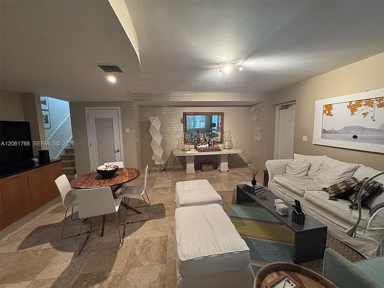 234 Meridian Ave #1 — Photo 2
