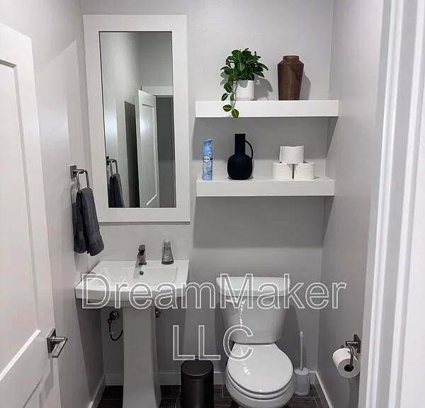 2819 Clifton Ter — Photo 22