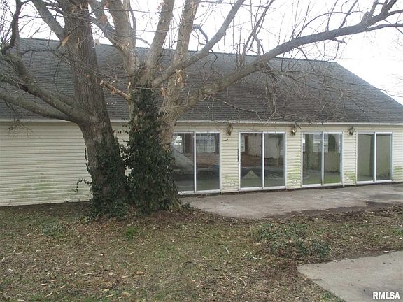 4th image of 410 E 7th St