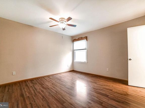 5th image of 45167 Settlers Ln