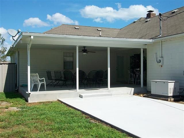 COVERED PATIO & GENERATOR (NATURAL GAS)