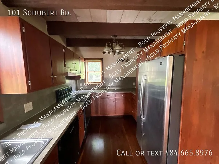 101 Schubert Rd — Photo 26
