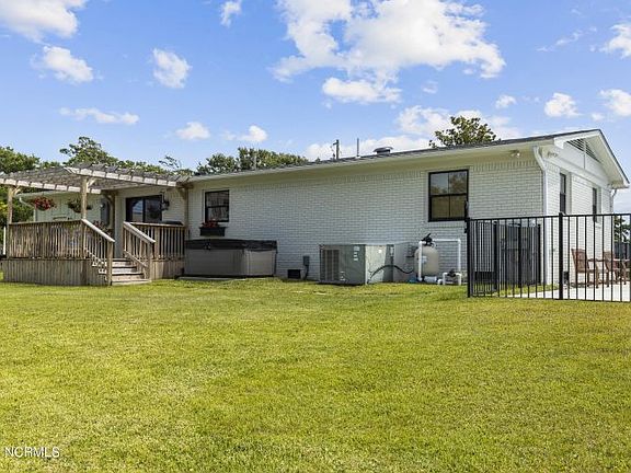 4th image of 184 Twin Oaks Ln