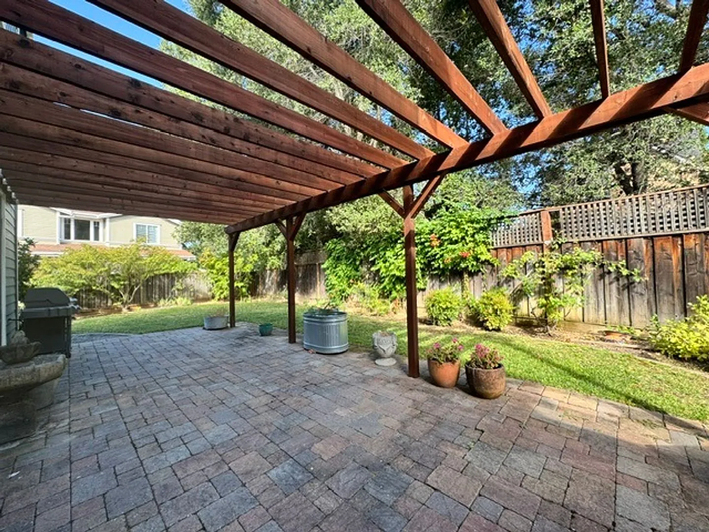 Beautiful Four Bedroom Napa Home on Secluded Cul-de-Sac — Photo 4