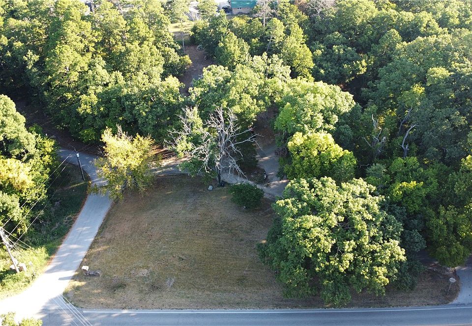 1st image of Pine Ridge Ln #1