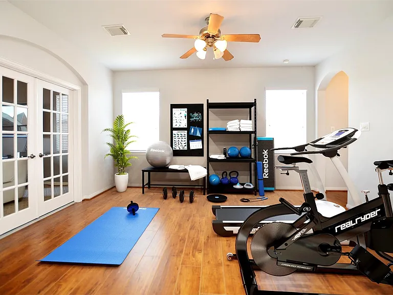 4315 Village Forest Dr — Photo 30