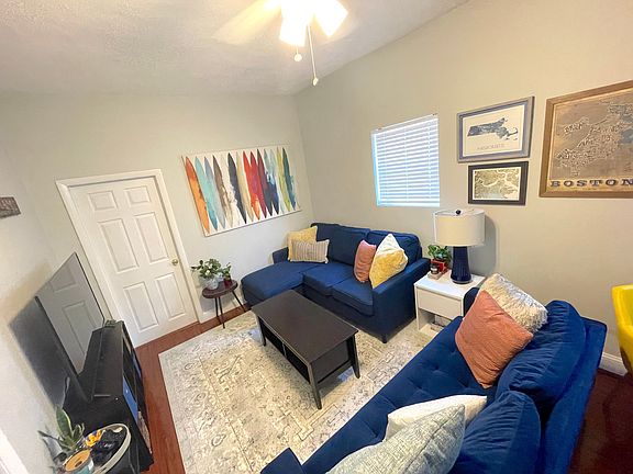 2nd image of 820 E 6th St APT 3