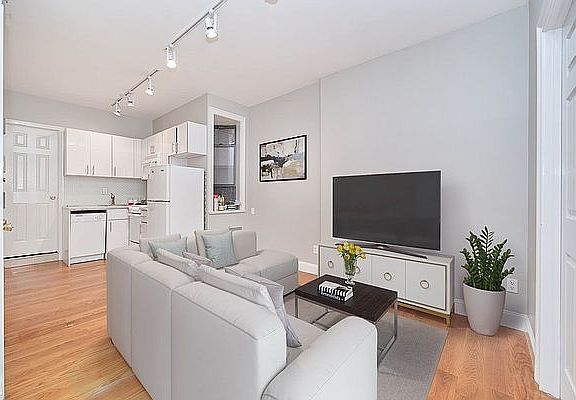 5th image of 163 Chrystie St APT 6