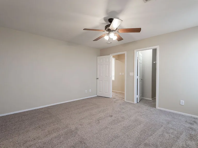 944 Saffex Rose Ave — Photo 17