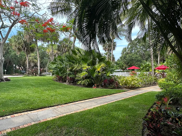 720 Lantana Ln #C — Photo 33