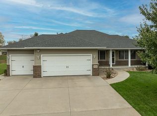 9160 Darrell Dr, Cedar Rapids, IA 52411